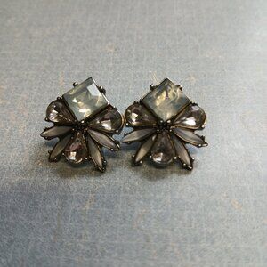 Beautiful vintage stud earrings